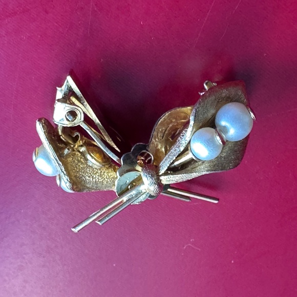 Stunning Vintage Lily of The Valley Clip on Earrings Gold & White - Picture 2 of 6